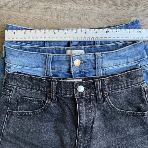 BUNDLE of 3 Universal Thread Shorts High Rise Midi 90s Cut Off Size 2 - Picture 6 of 10